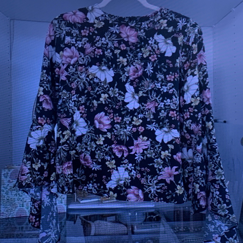 Floral Long-Sleeve Women's Top in Black and Pink